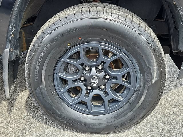Used 2021 Toyota Tacoma SR5 AWD/4WD image 8