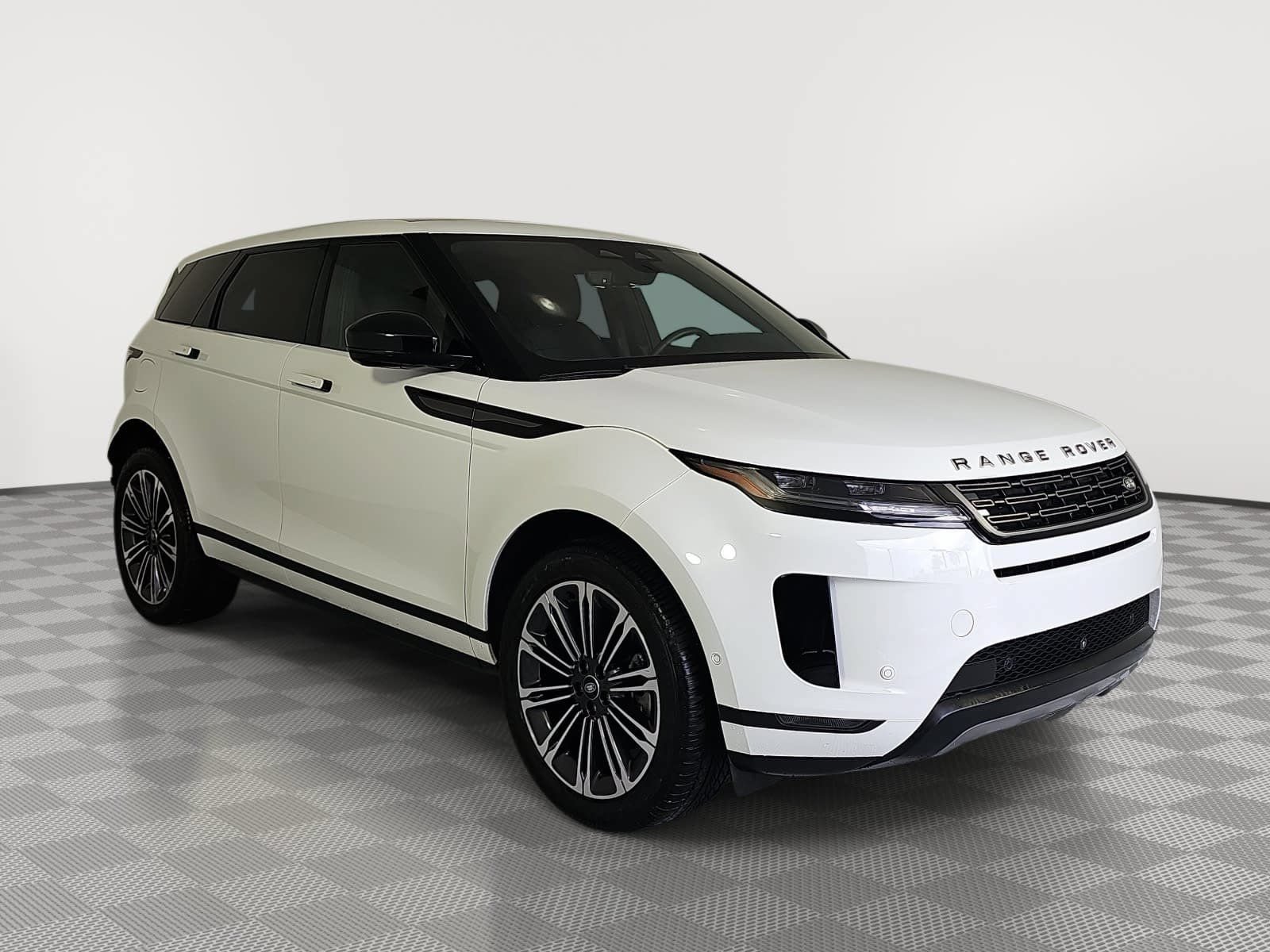 Used 2024 Land Rover Range Rover Evoque S AWD/4WD image 2
