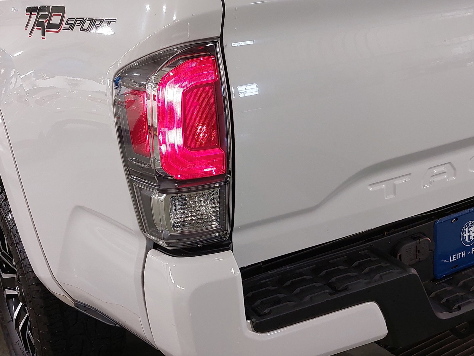 Used 2020 Toyota Tacoma TRD Sport image 33