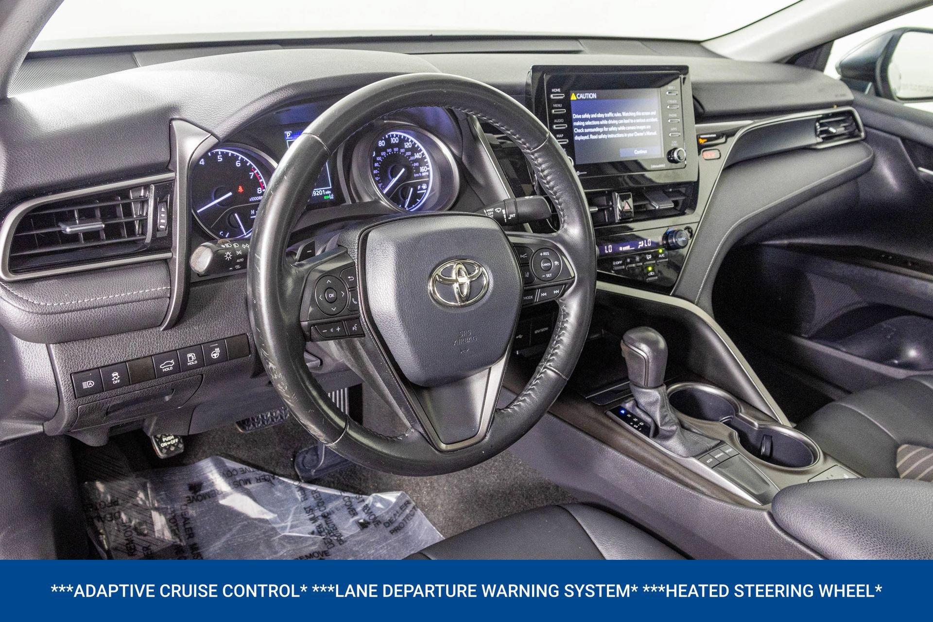 Used 2022 Toyota Camry SE w/ Cold Weather Package FWD image 4