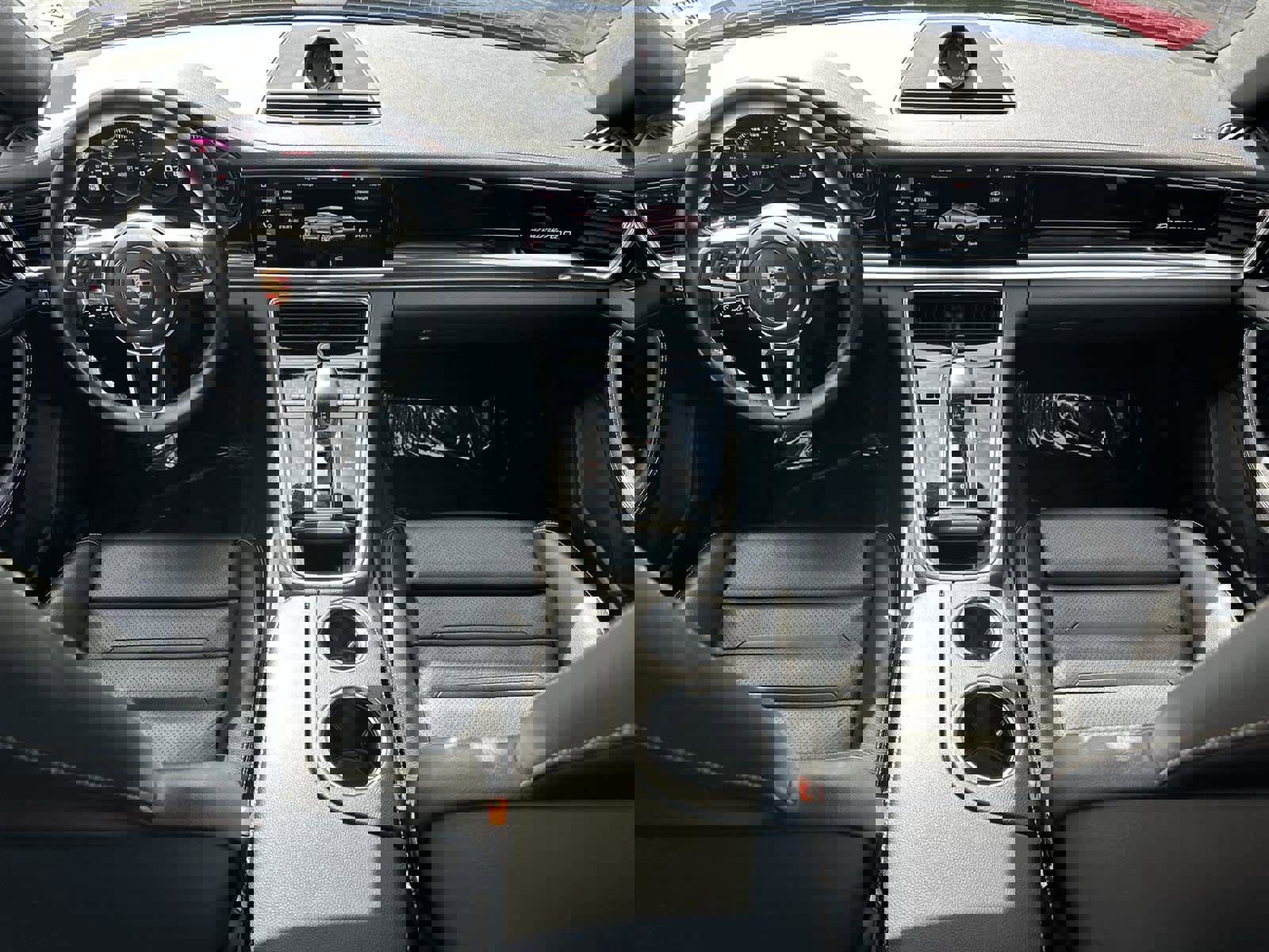 Used 2020 Porsche Panamera 4 image 10