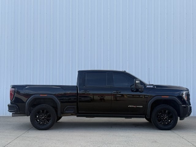 Used 2024 GMC Sierra 2500 AT4 w/ AT4 Premium Plus Package AWD/4WD image 3