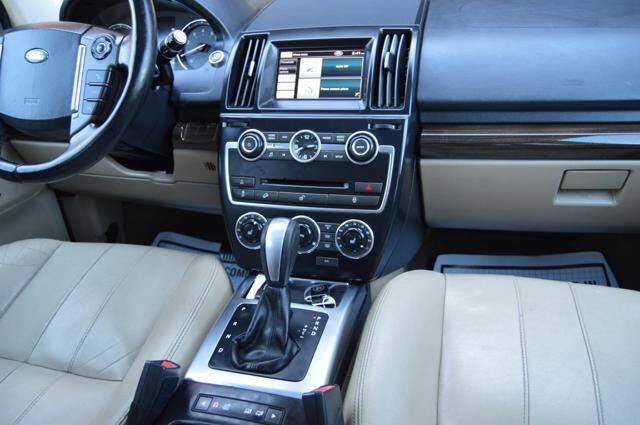 Used 2013 Land Rover LR2 HSE AWD/4WD image 19
