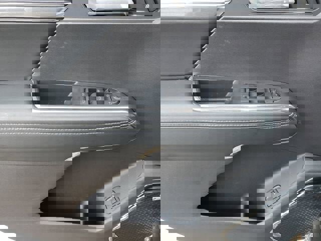 New 2026 GMC Acadia Elevation image 17