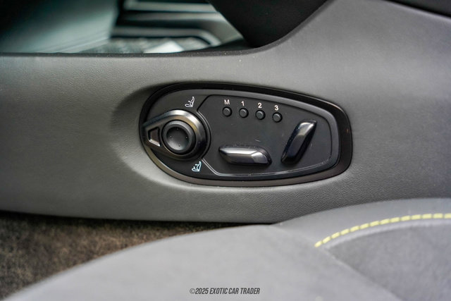 Used 2025 Aston Martin DB12 Coupe RWD image 53