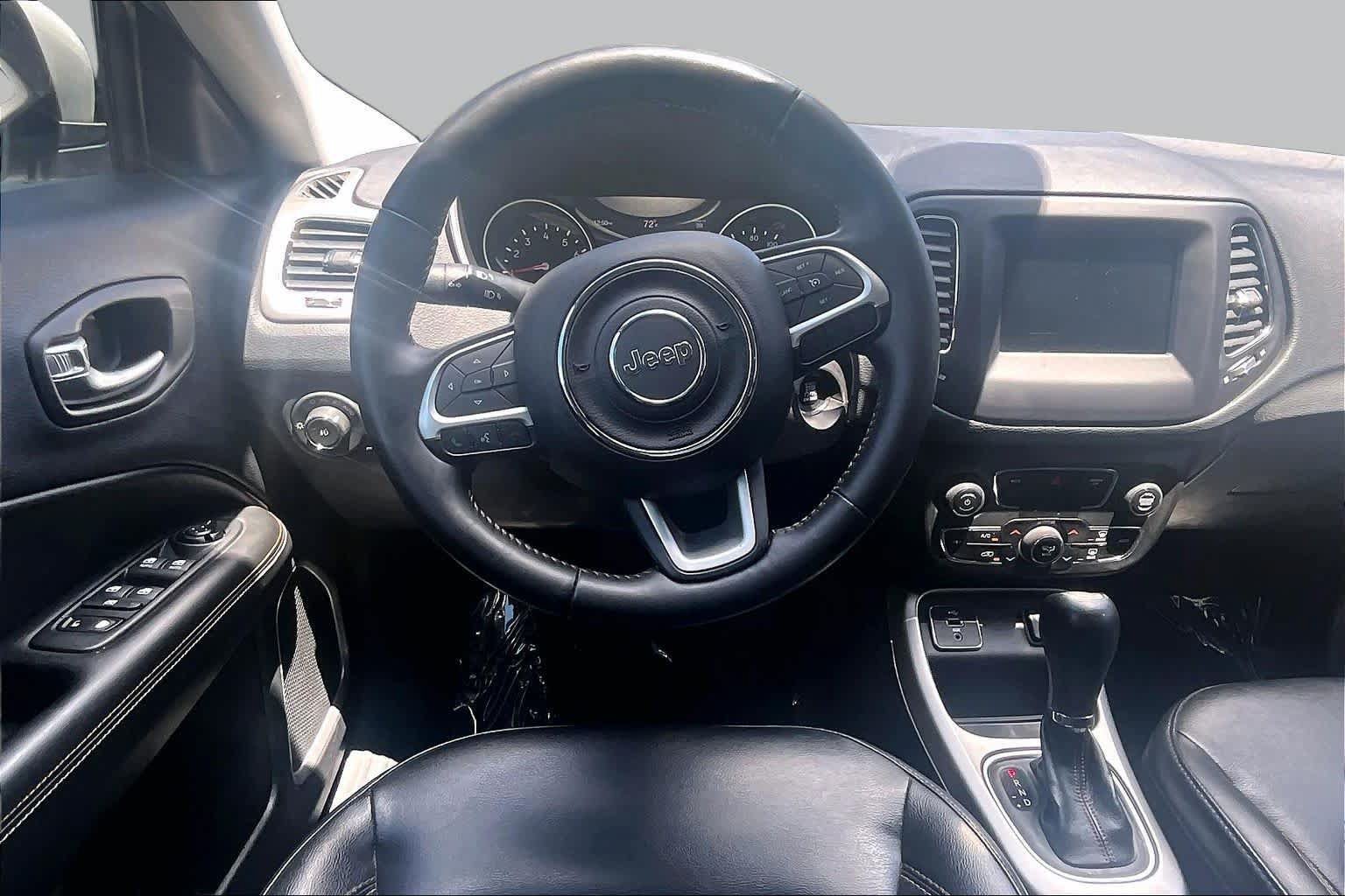 Used 2018 Jeep Compass Latitude w/ Popular Equipment Group FWD image 6