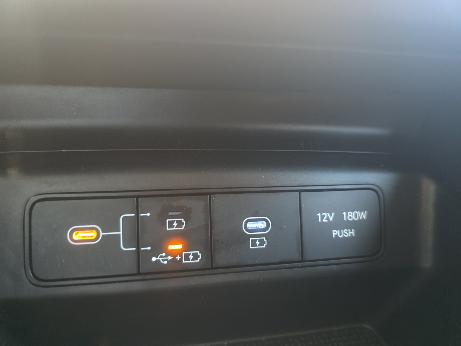 Used 2025 Hyundai Tucson SE FWD image 18