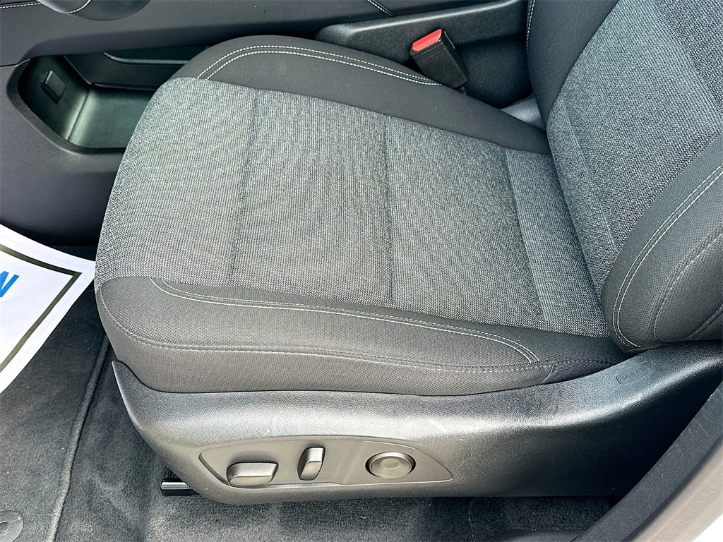 Used 2025 GMC Acadia Elevation image 19