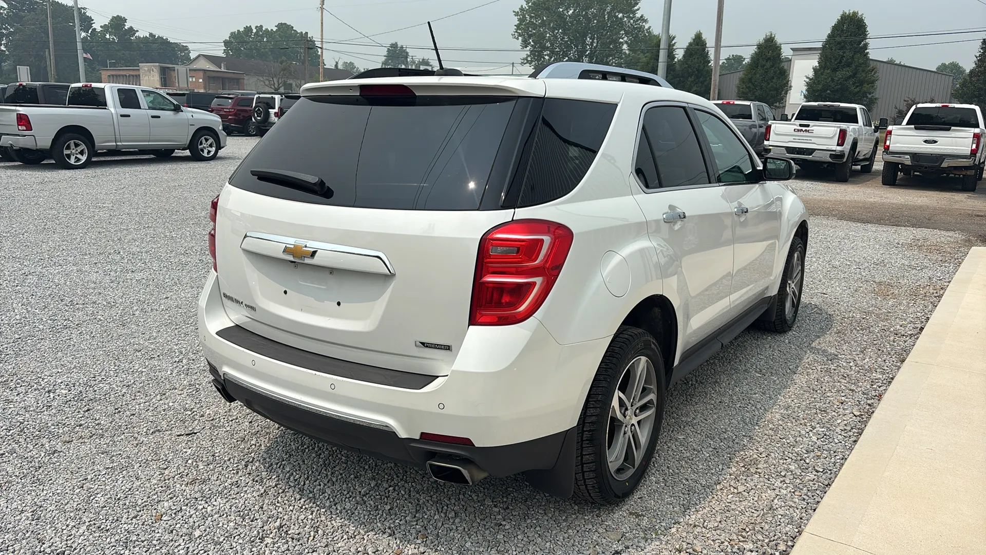 Used 2017 Chevrolet Equinox Premier w/ Enhanced Convenience Package AWD/4WD image 8