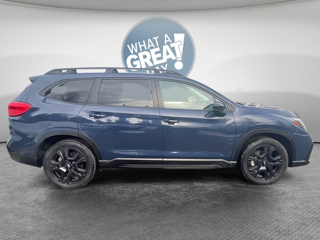 Used 2025 Subaru Ascent Onyx Edition image 2