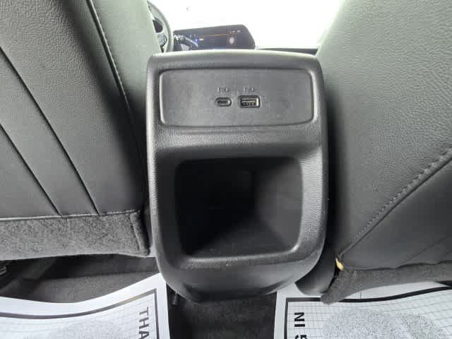 Used 2024 Chevrolet Trax LT FWD image 13