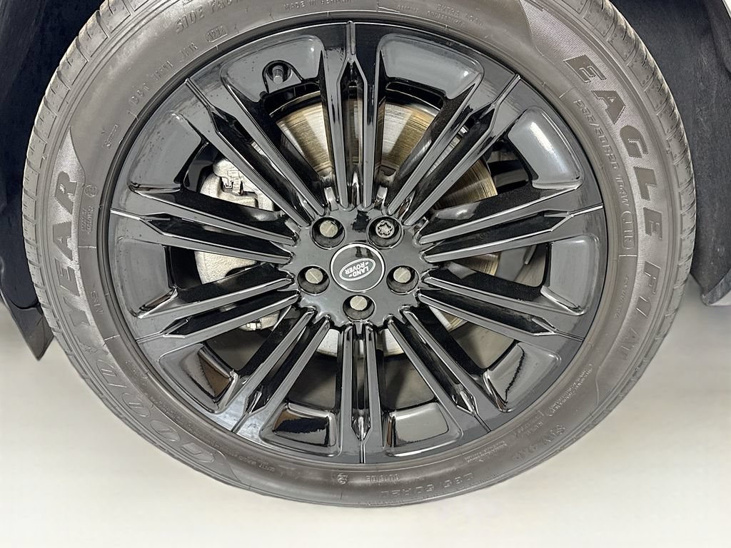 Certified 2025 Land Rover Range Rover Evoque S AWD/4WD image 30