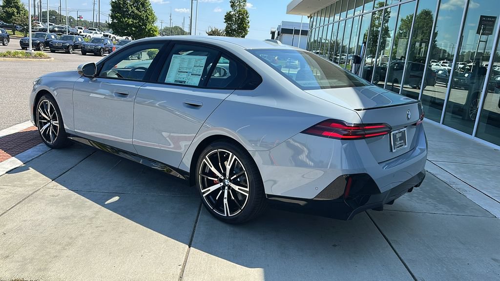 Used 2026 BMW 530i w/ M Sport Package RWD image 4