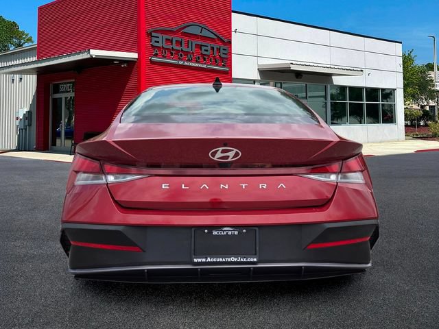 Used 2024 Hyundai Elantra SEL FWD image 4