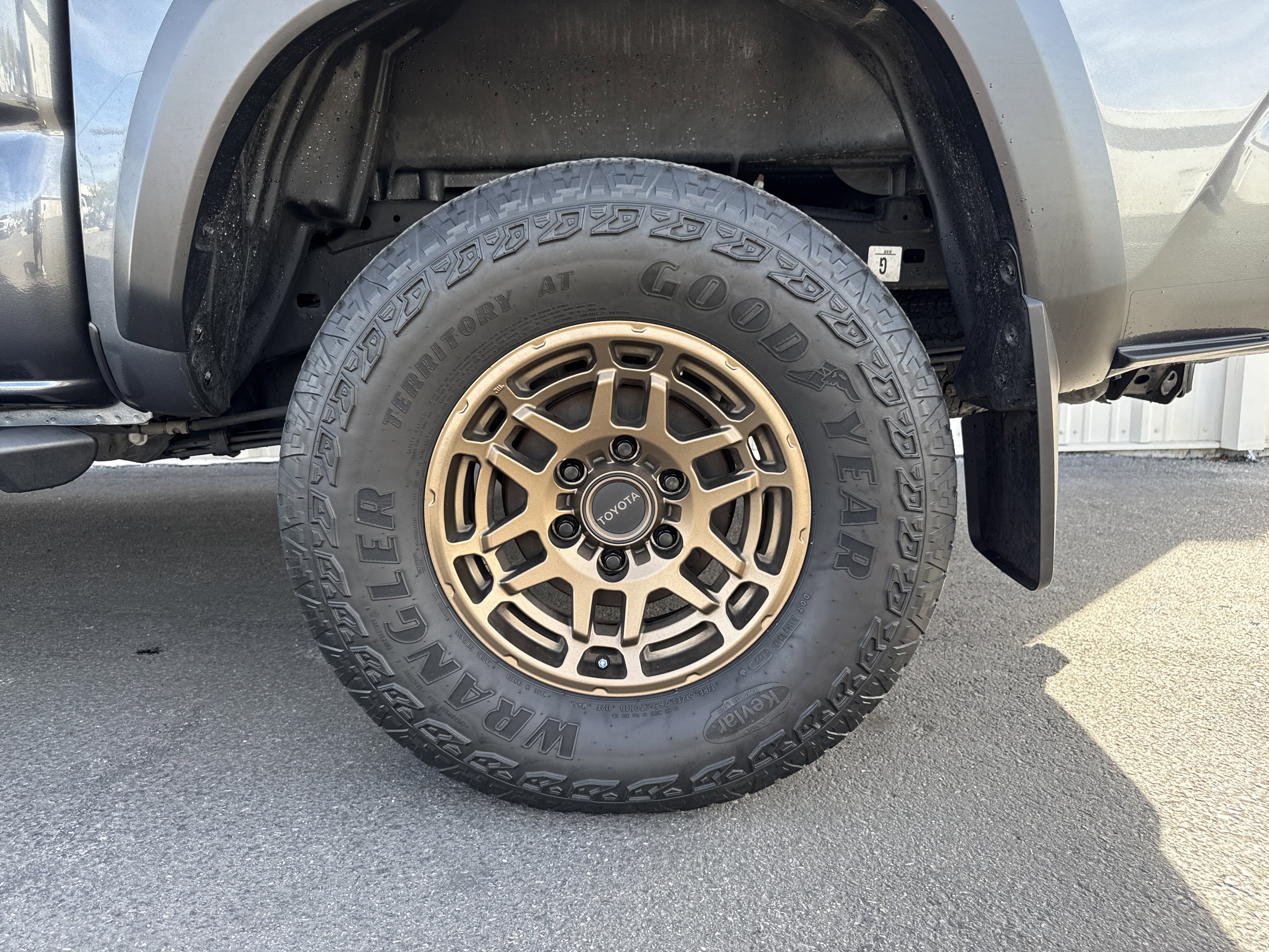 Used 2023 Toyota Tacoma 4x4 Double Cab w/ Trail Edition image 3