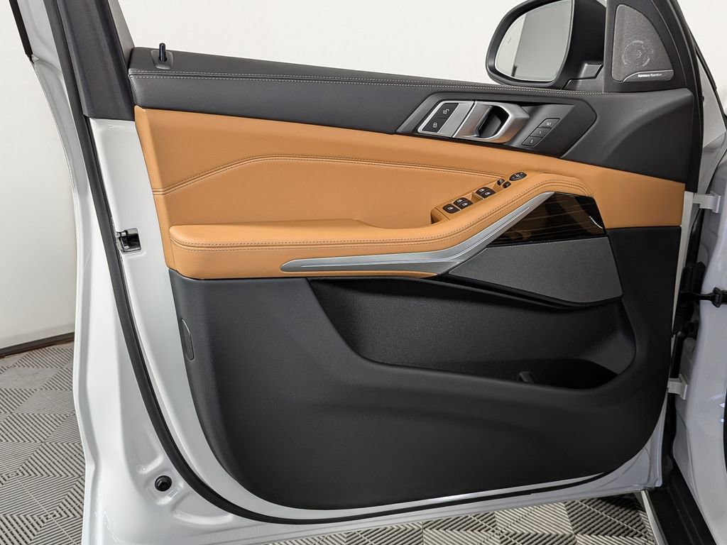 Used 2025 BMW X5 xDrive40i w/ Premium Package image 15