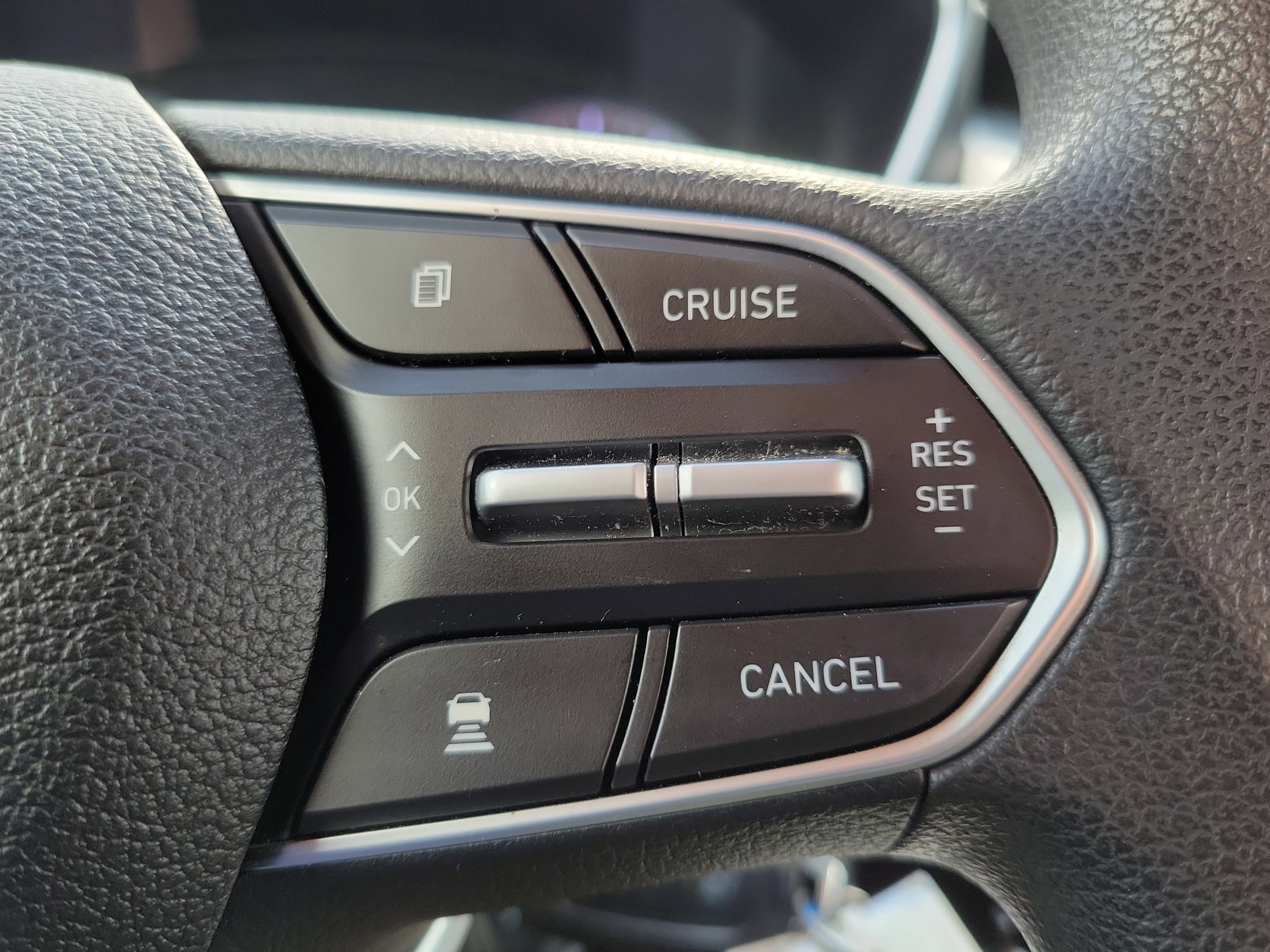 Used 2020 Hyundai Santa Fe SE image 23