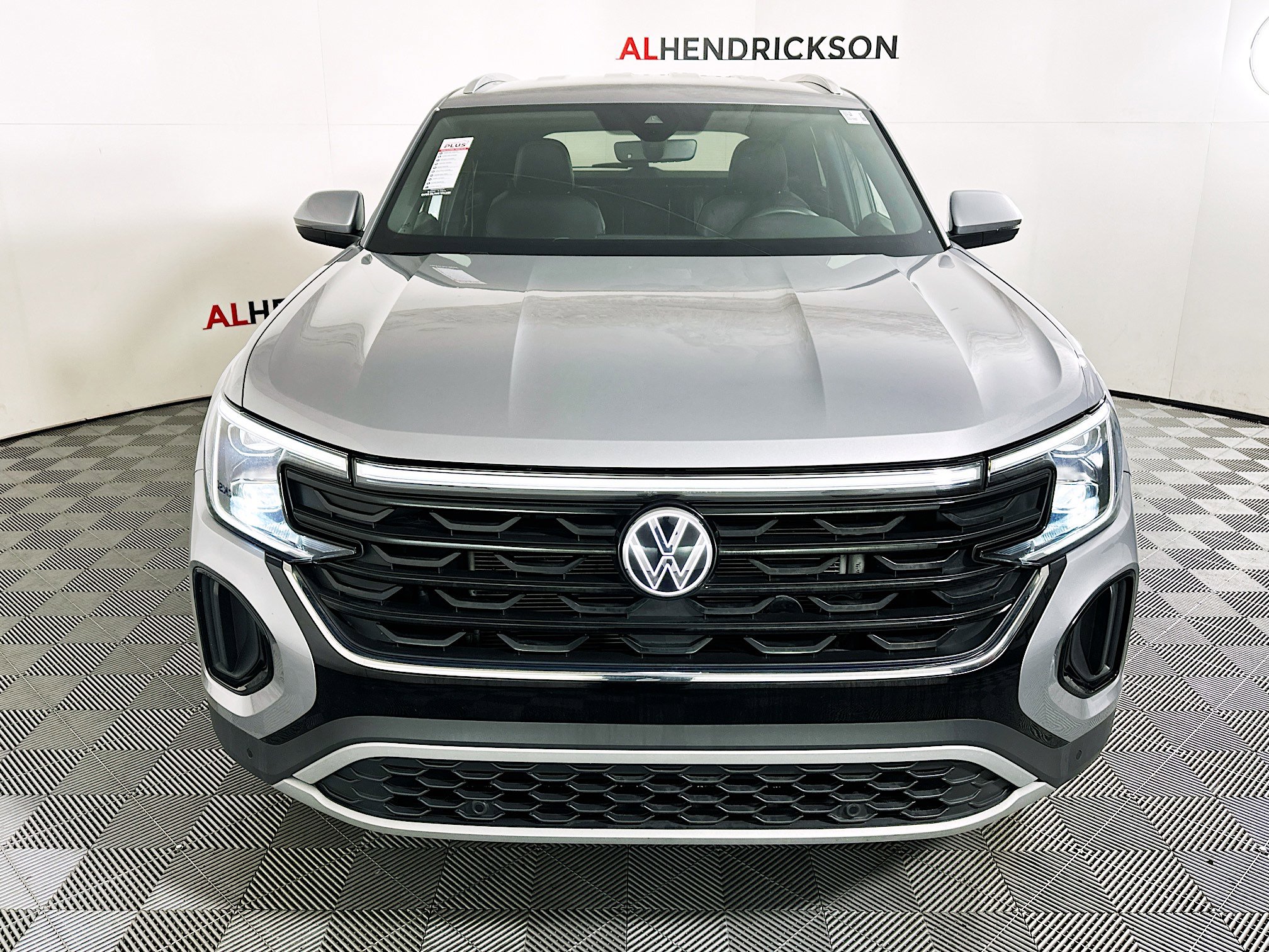 Used 2024 Volkswagen Atlas Cross Sport SE image 8