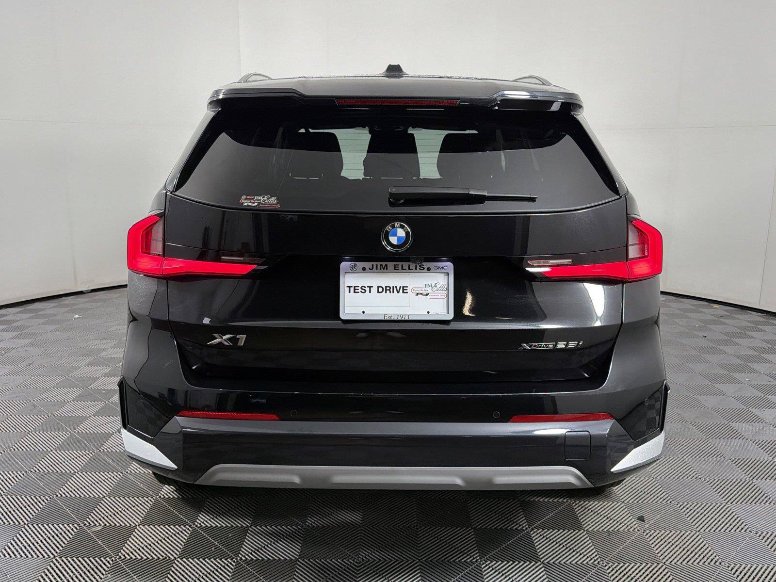 Used 2025 BMW X1 xDrive28i AWD/4WD image 5