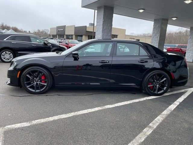Used 2023 Chrysler 300 C image 9