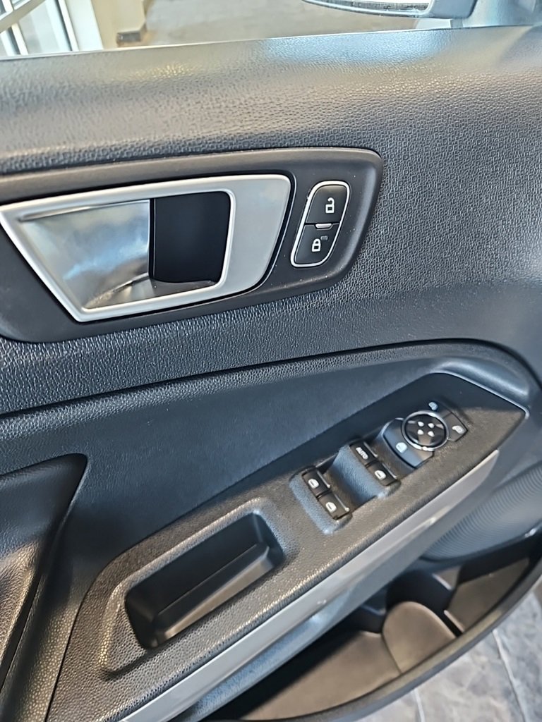 Used 2021 Ford EcoSport Titanium image 24