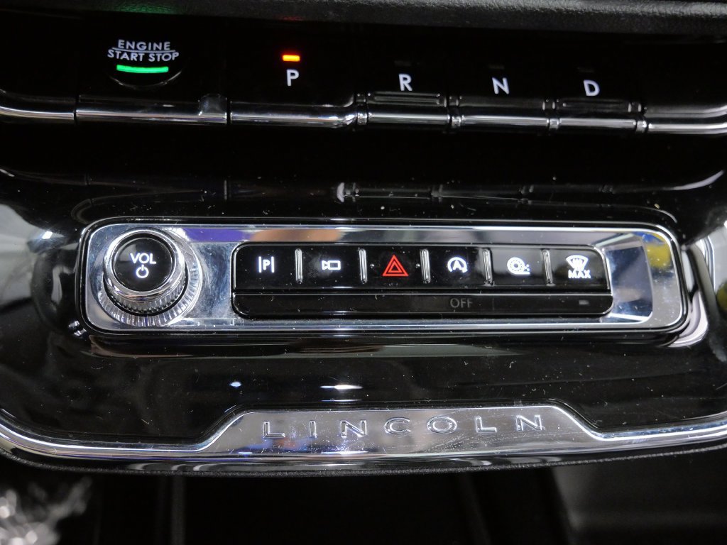 Used 2024 Lincoln Corsair AWD w/ Equipment Group 101A image 28