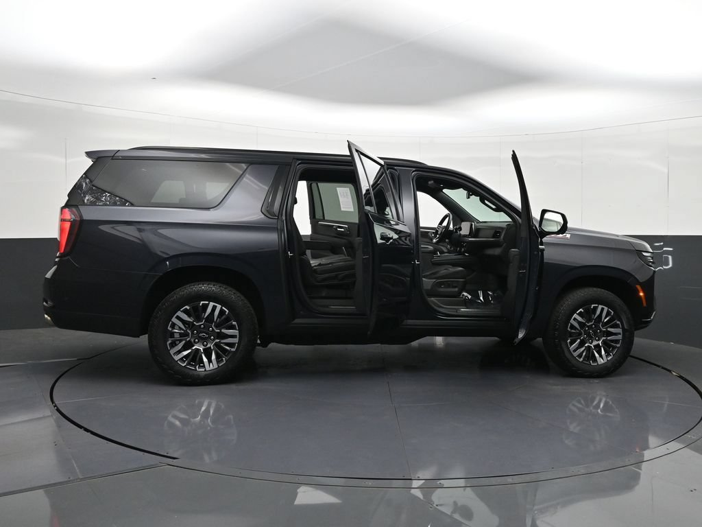Used 2025 Chevrolet Suburban Z71 AWD/4WD image 39