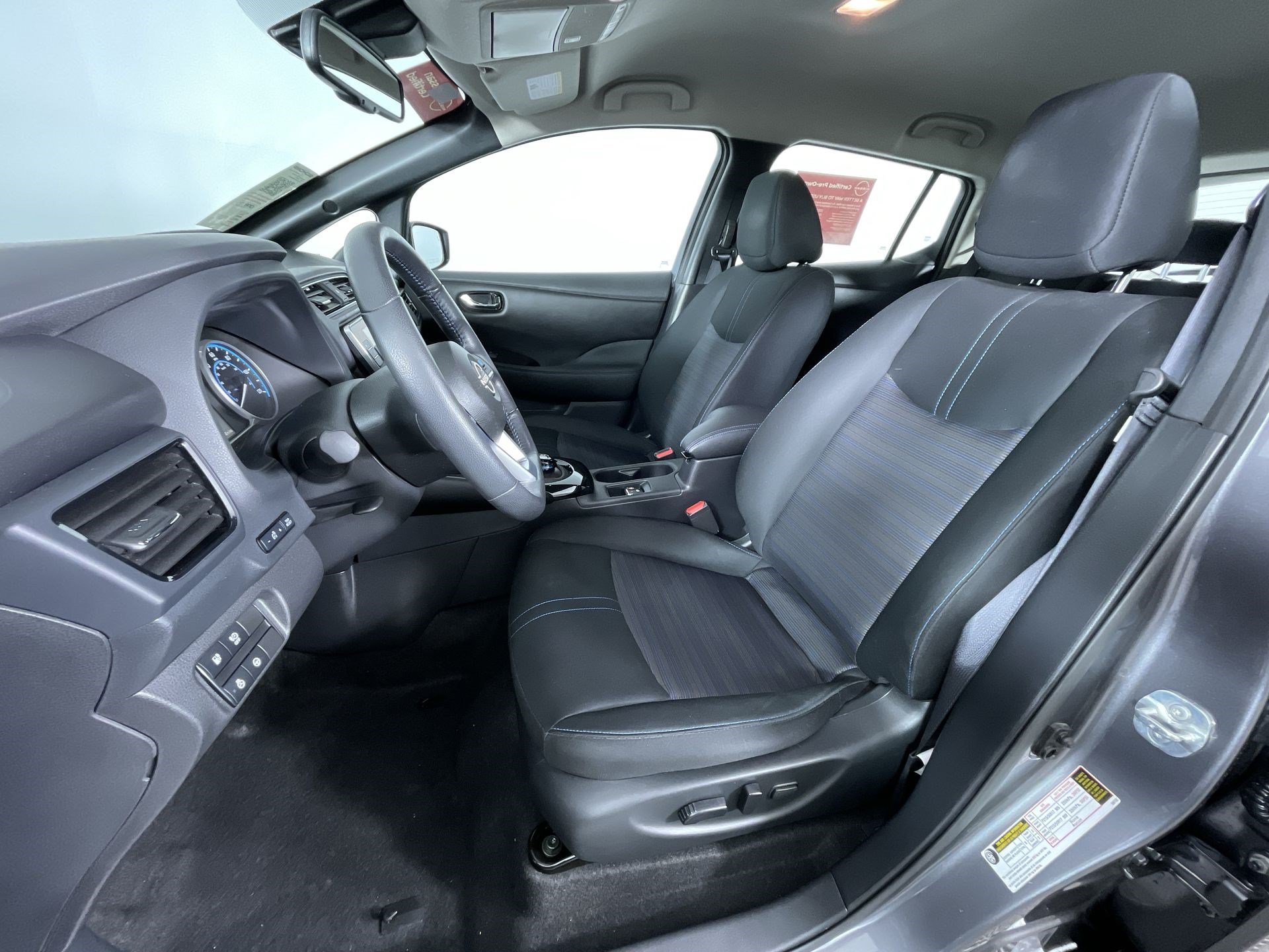 Certified 2025 Nissan Leaf SV Plus FWD image 15