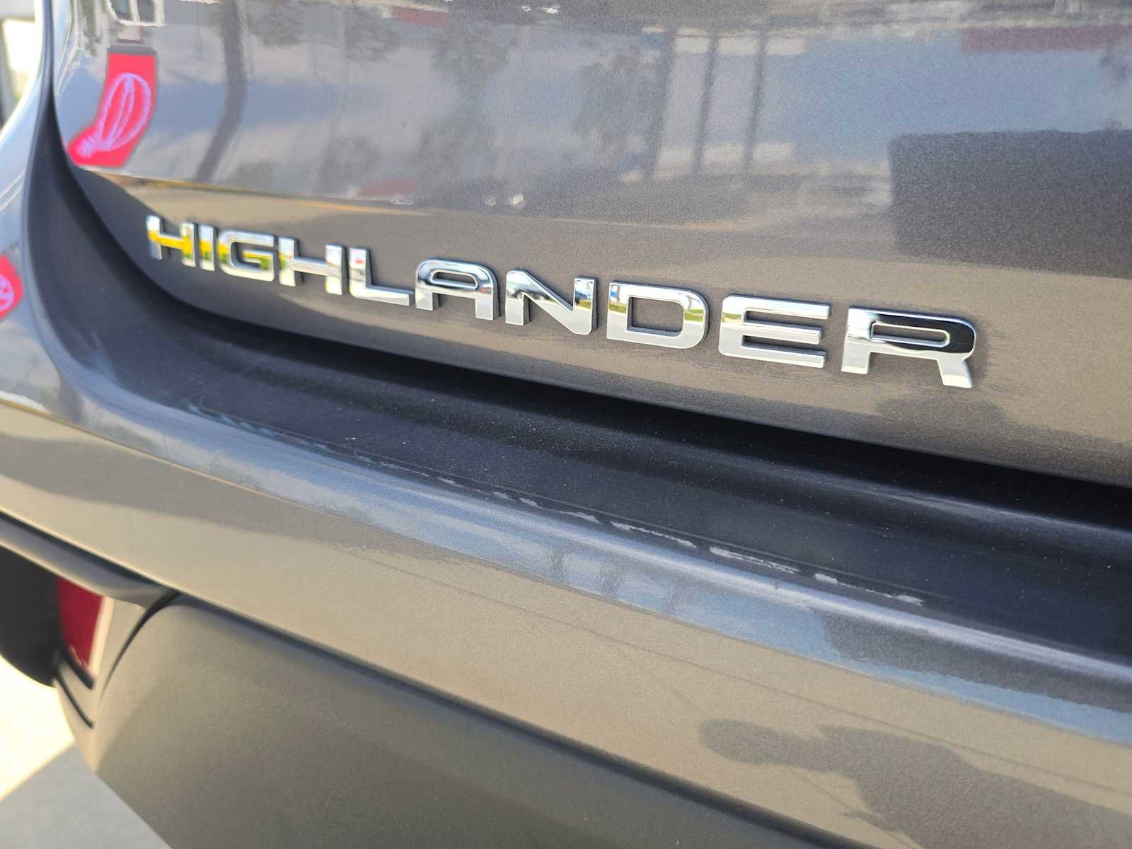 Used 2022 Toyota Highlander XLE image 14