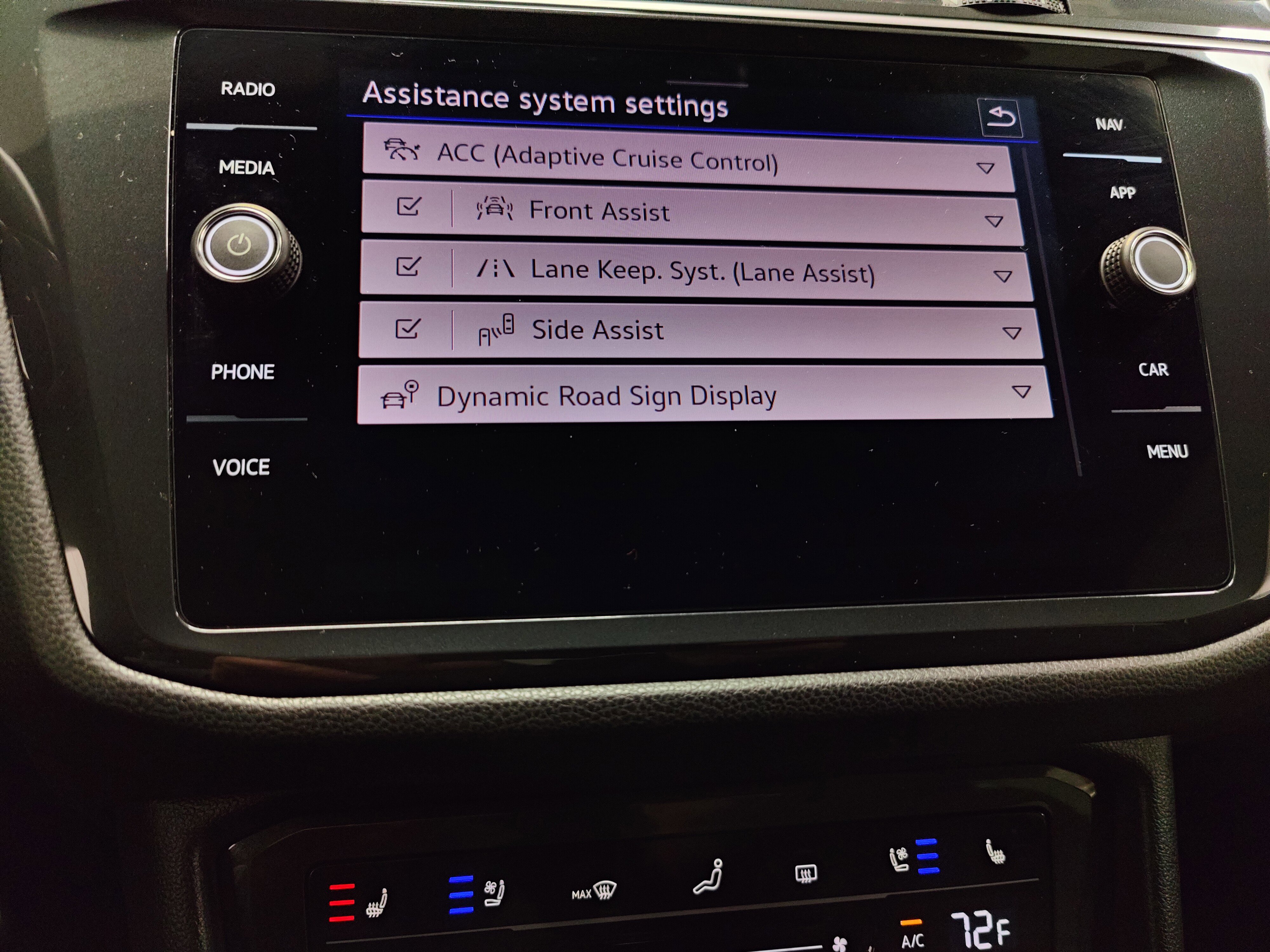 Used 2024 Volkswagen Tiguan SEL R-Line image 10