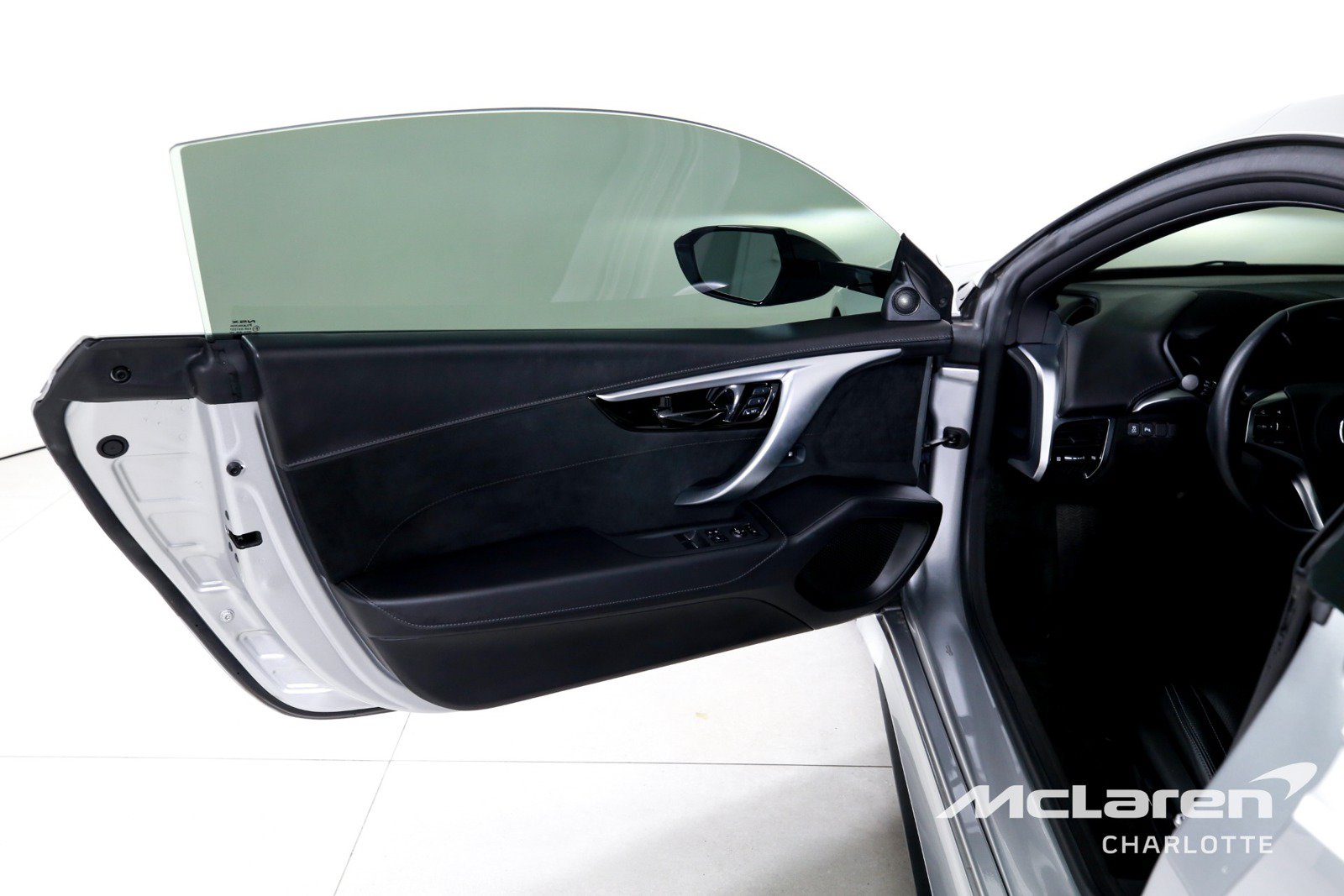 Used 2017 Acura NSX AWD/4WD image 10