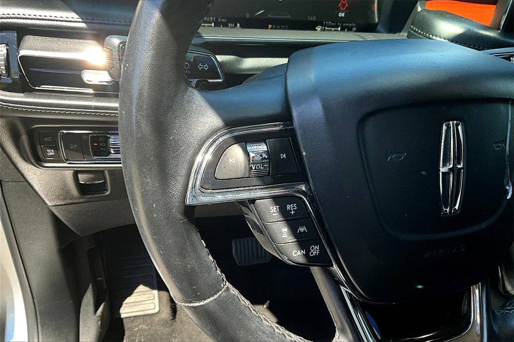 Used 2022 Lincoln Nautilus Reserve image 10