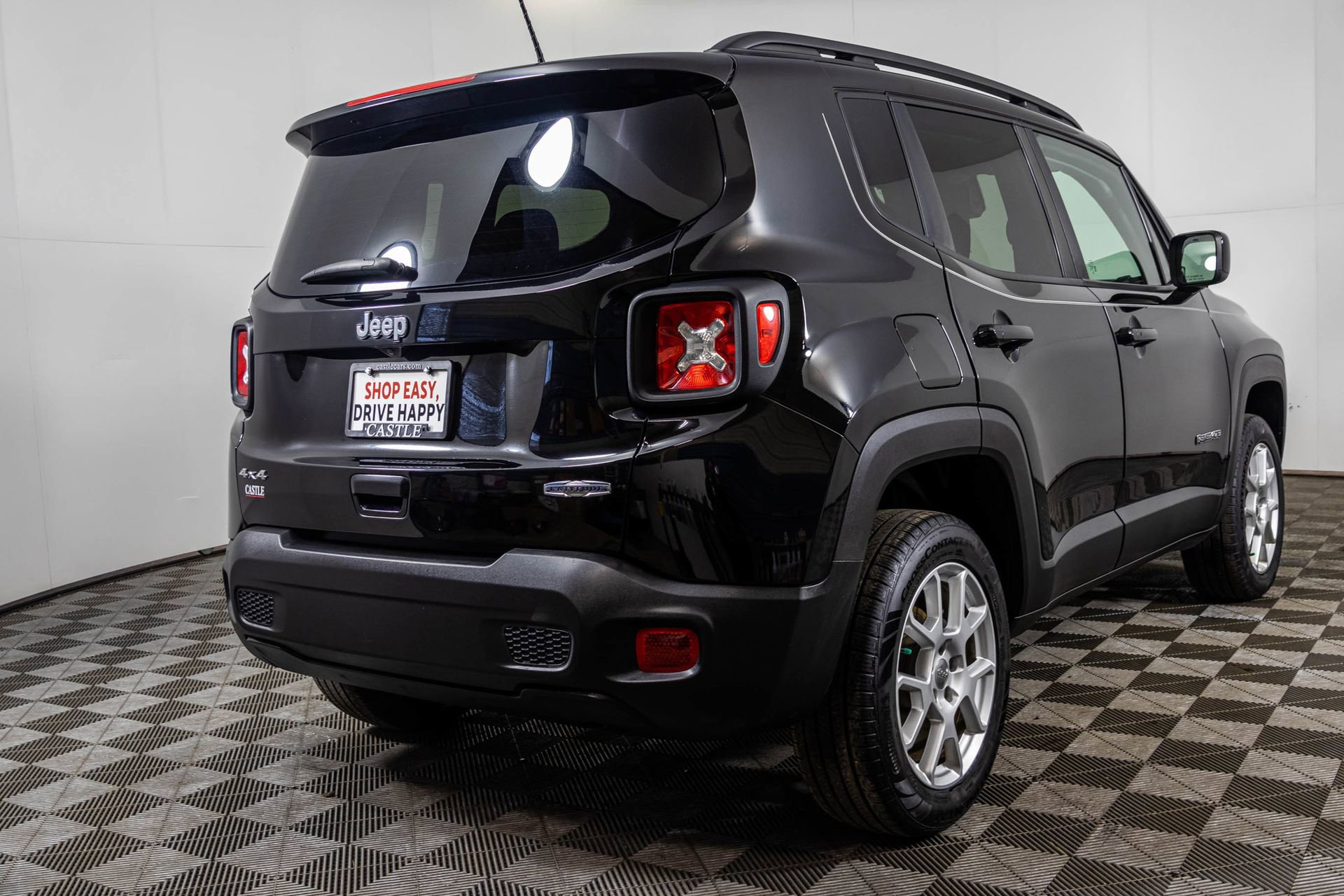 Used 2019 Jeep Renegade Latitude w/ Cold Weather Group image 15