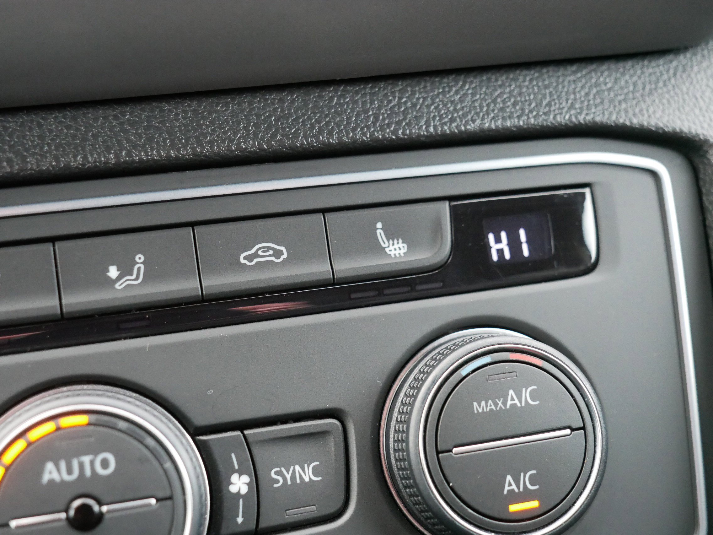 Used 2021 Volkswagen Atlas SE image 32