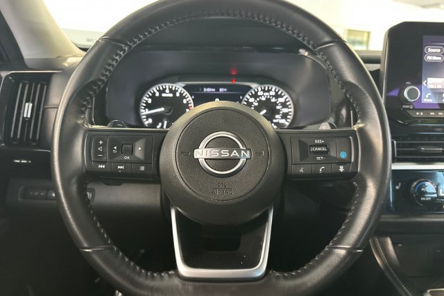 Used 2024 Nissan Pathfinder SV FWD image 27