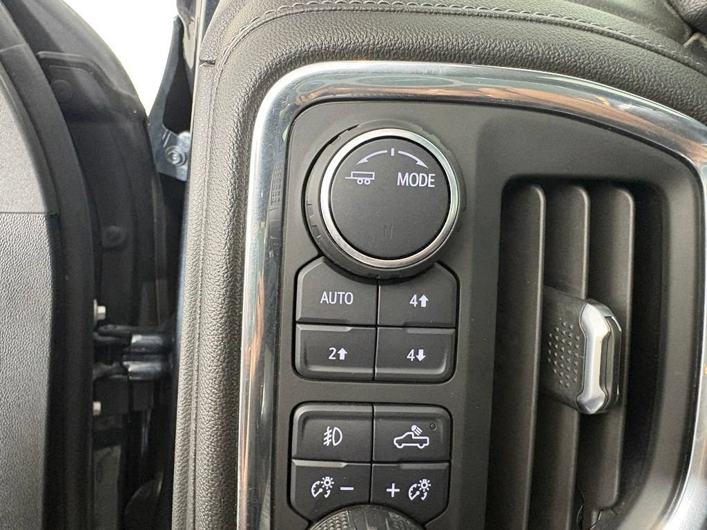 Used 2021 Chevrolet Silverado 1500 LTZ w/ LTZ Premium Package AWD/4WD image 23