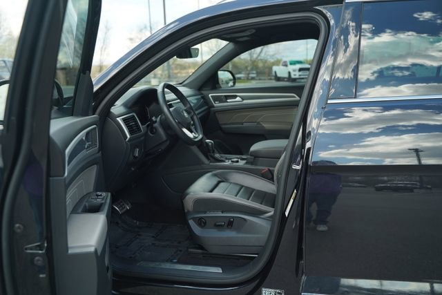 Used 2023 Volkswagen Atlas Cross Sport SEL Premium R-Line image 13