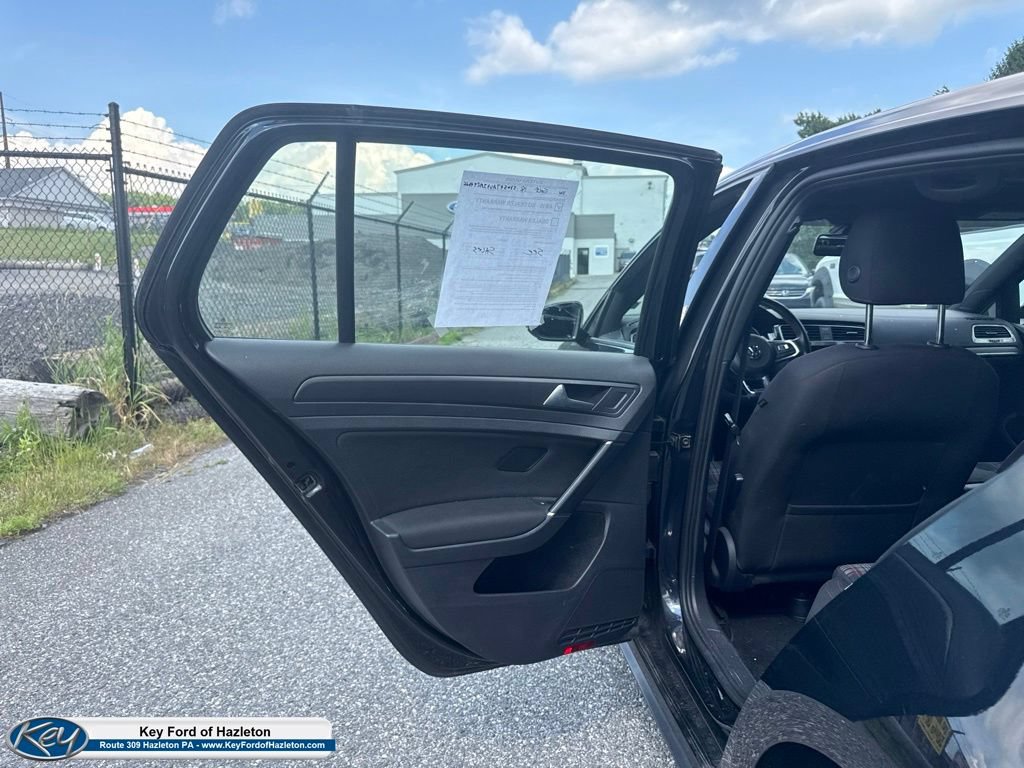 Used 2018 Volkswagen GTI SE FWD image 28