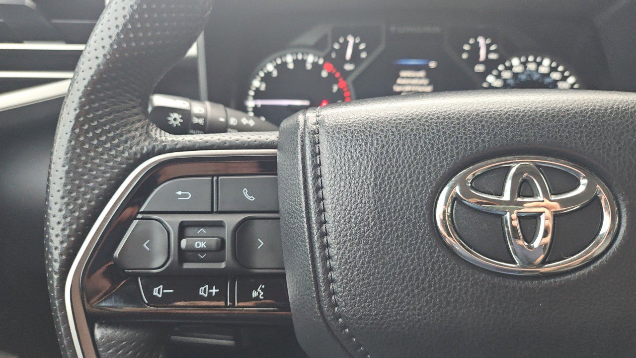 Used 2023 Toyota Tundra Limited w/ Power Package image 18