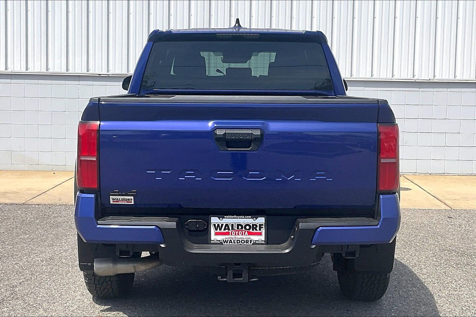 Used 2025 Toyota Tacoma TRD Off-Road AWD/4WD image 5