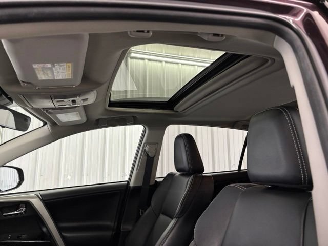 Used 2018 Toyota RAV4 Limited FWD image 9
