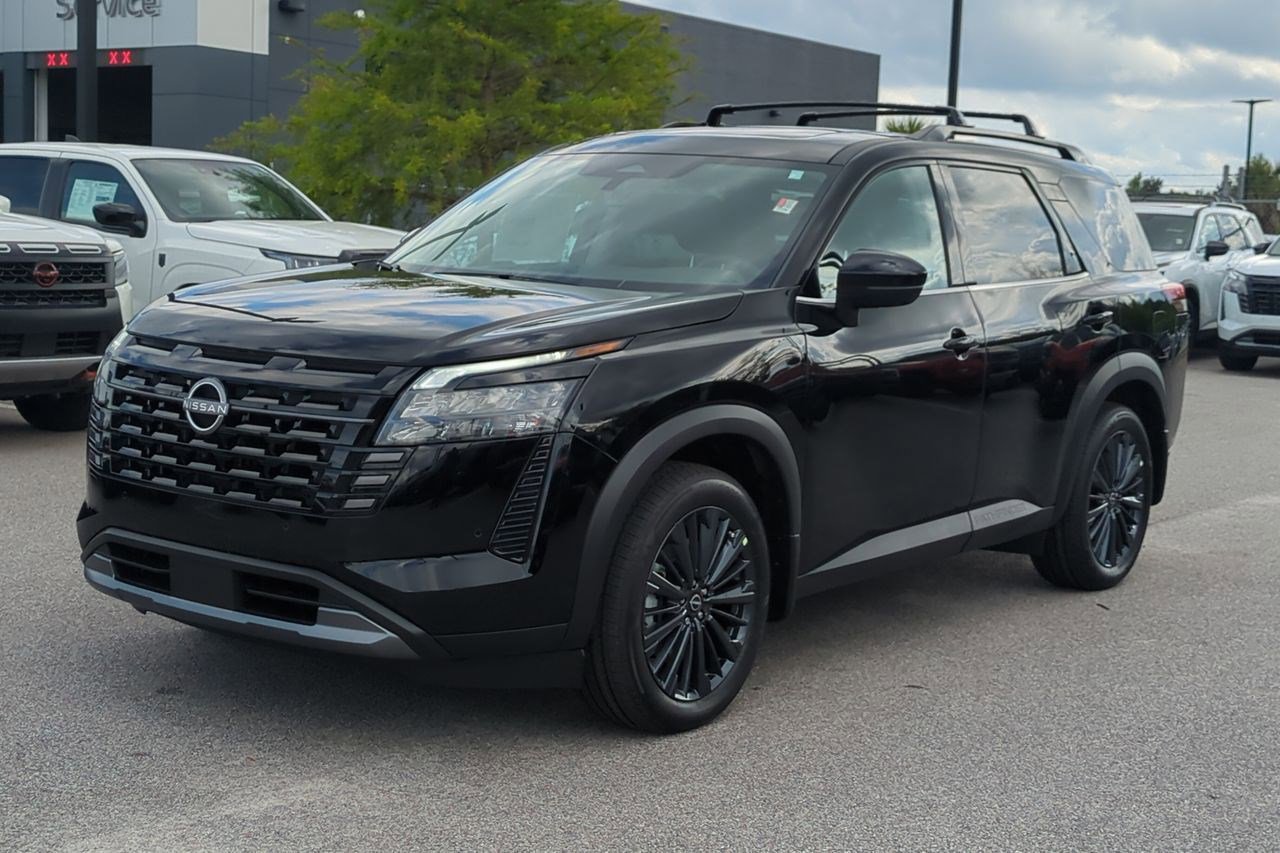 New 2026 Nissan Pathfinder SL w/ SL Premium Package FWD image 8