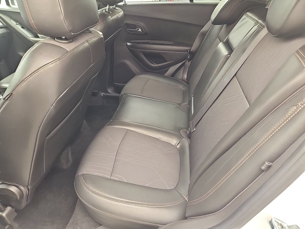 Used 2019 Chevrolet Trax LT w/ LT Convenience Package AWD/4WD image 27