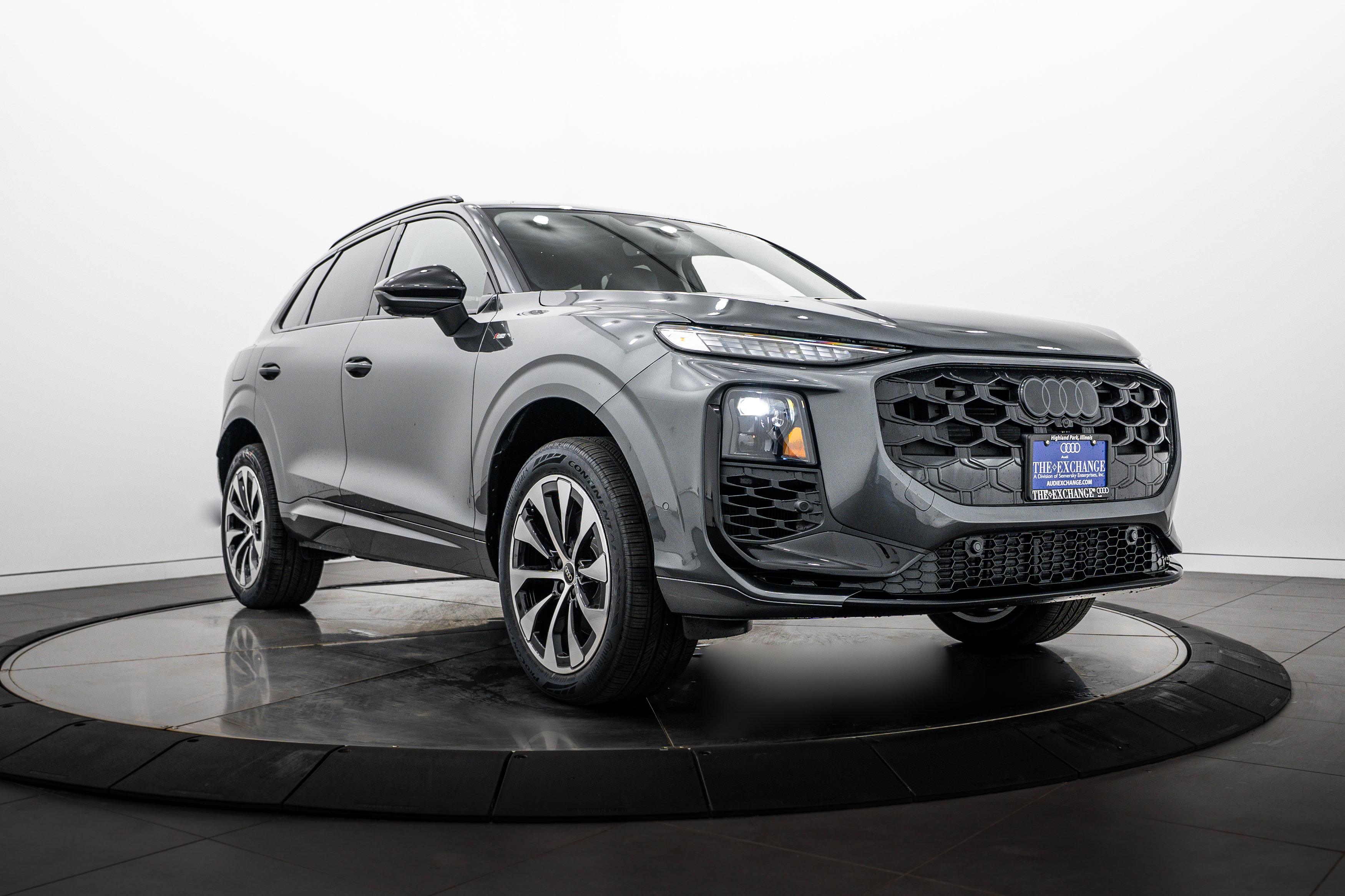 New 2026 Audi Q3 quattro 2.0T AWD/4WD image 1