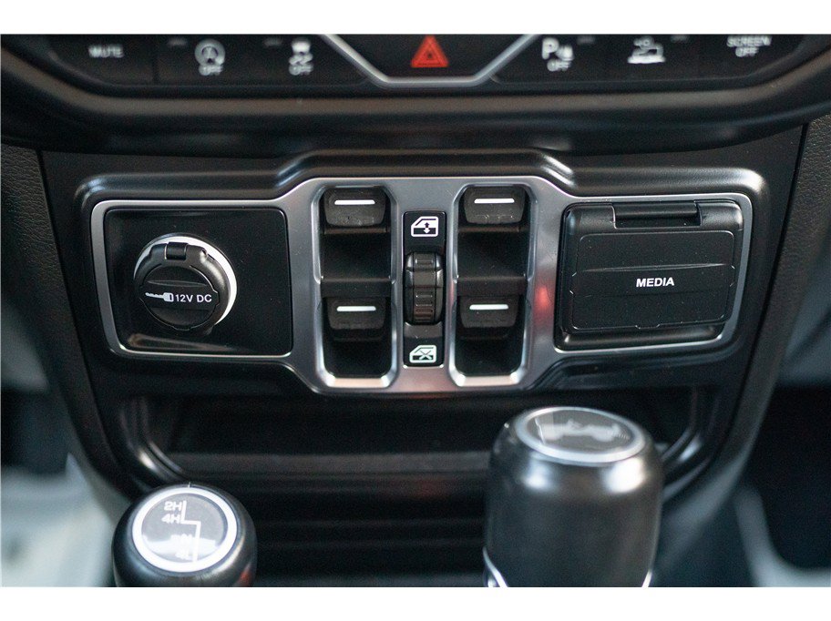 Used 2021 Jeep Wrangler Unlimited Sahara AWD/4WD image 15