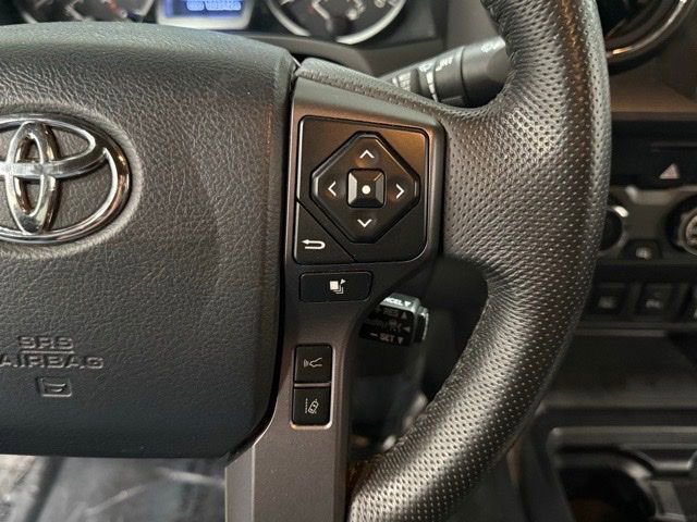 Used 2020 Toyota Tacoma TRD Sport w/ Technology Package AWD/4WD image 18