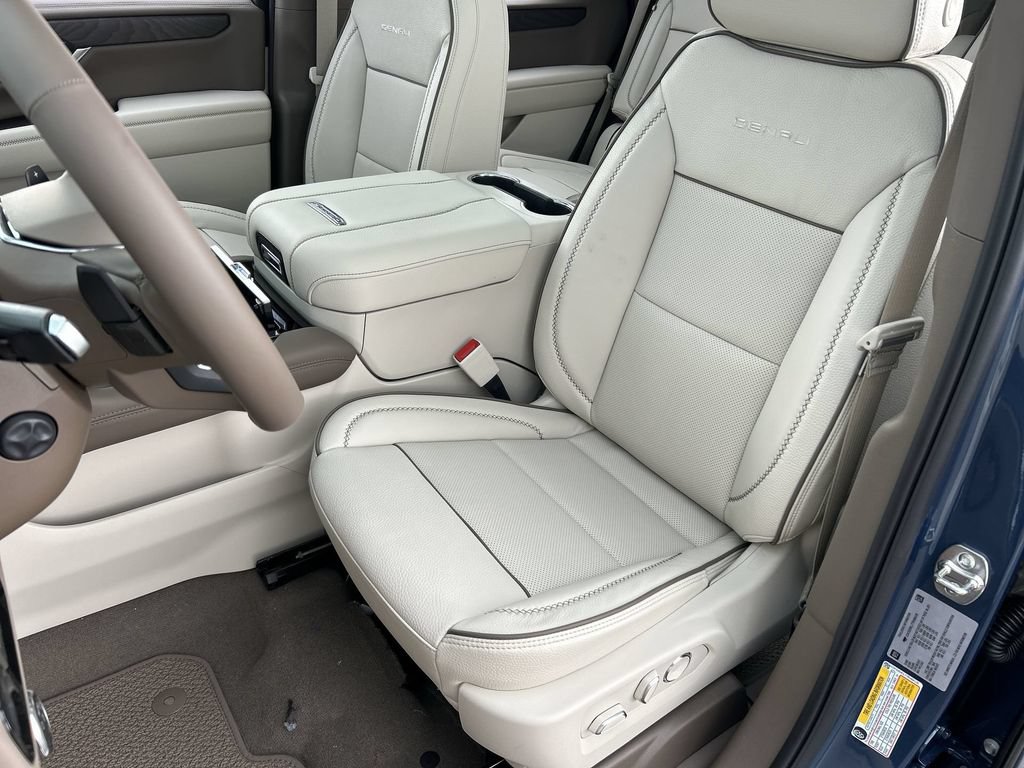 New 2026 GMC Yukon Denali w/ Sun & Power Step Package AWD/4WD image 20