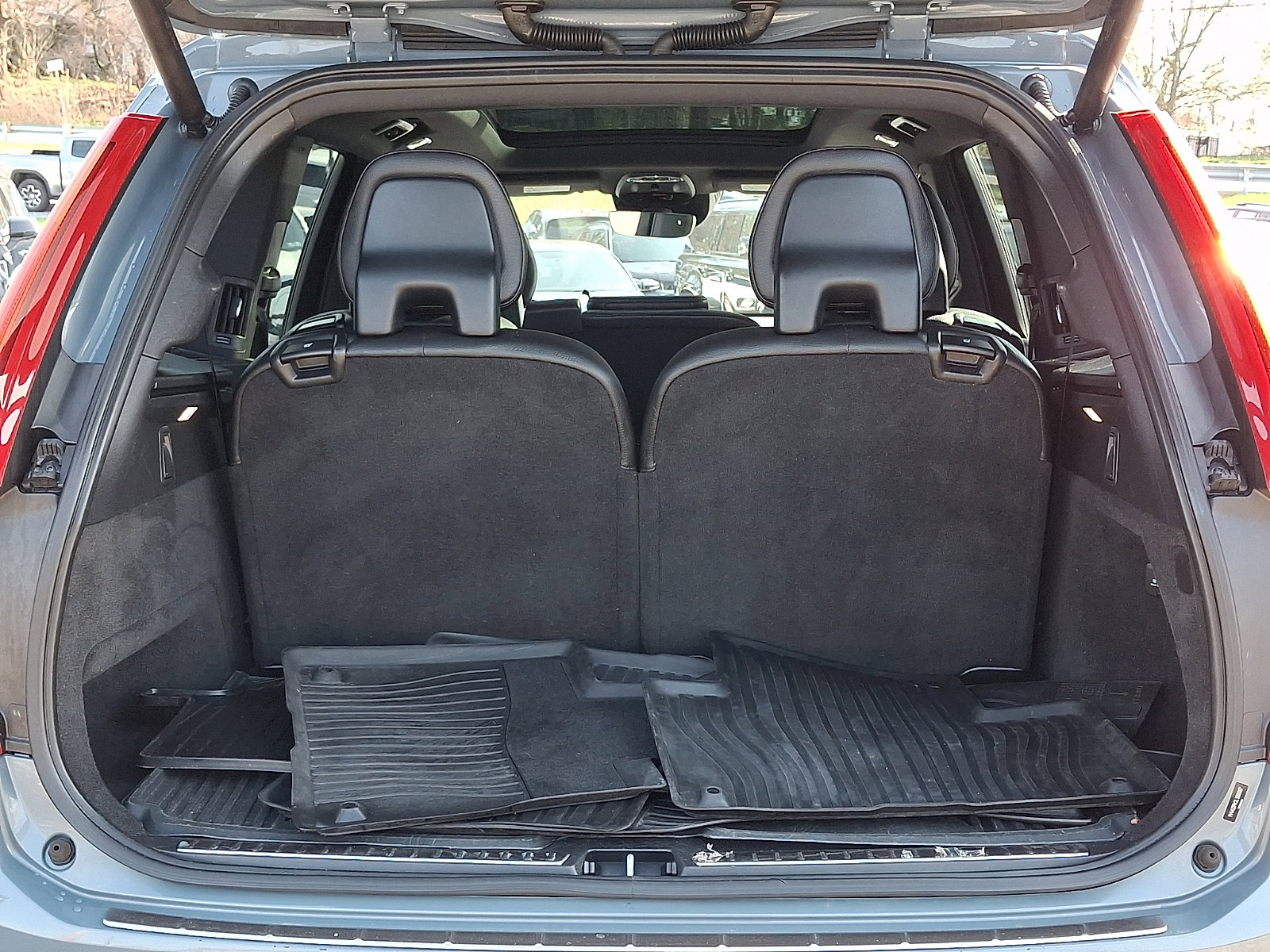 Used 2020 Volvo XC90 T6 Momentum w/ Protection Package Premier image 27