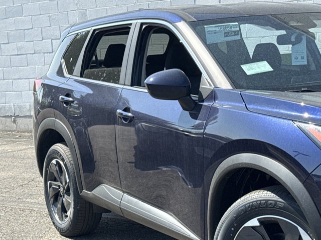 New 2025 Nissan Rogue SV AWD/4WD image 4