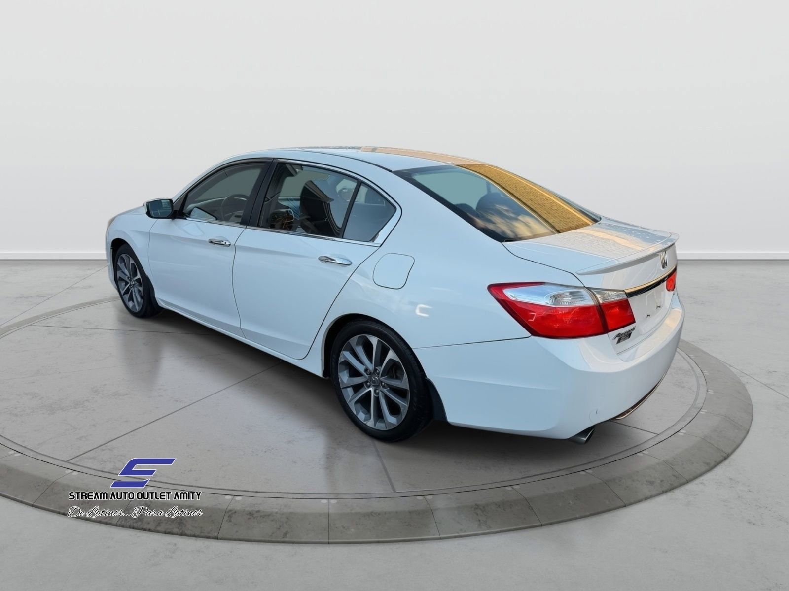Used 2015 Honda Accord Sport image 5